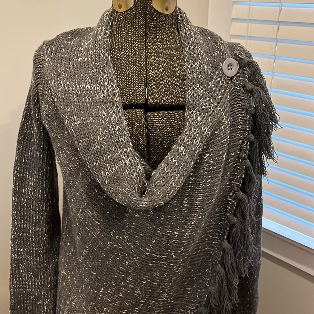 Beautiful Gray Marled Sweater Shawl Est Size Small